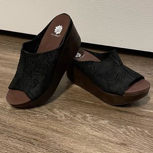 Yellow Box Najah Wedges